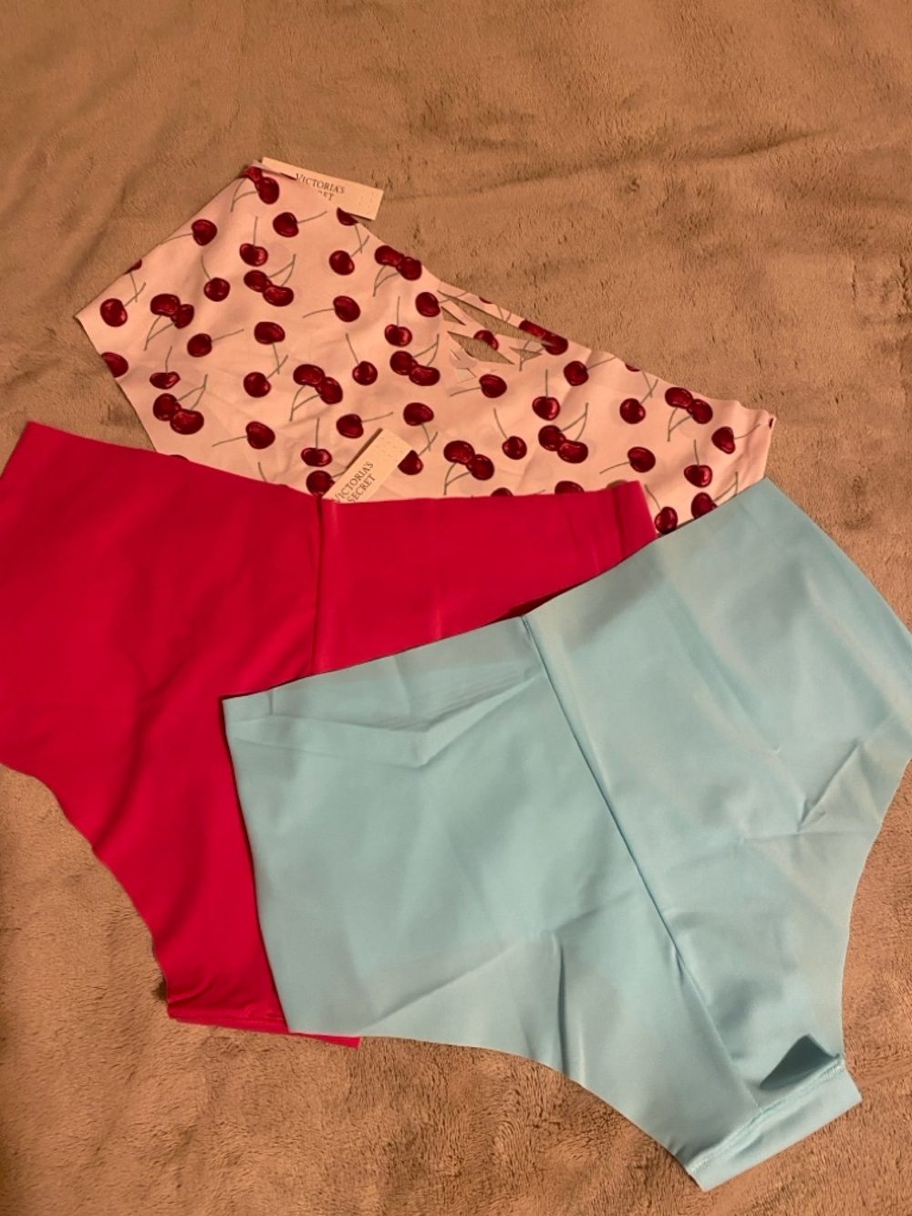 NWT Victoria's Secret PINK
Bundle of 3 underwear Size L